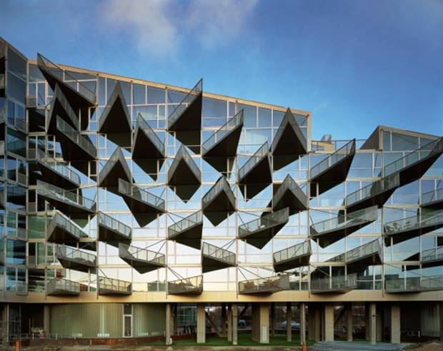 Descrizione: Descrizione: http://ad009cdnb.archdaily.net/wp-content/uploads/2008/05/vm-01-husene-big-528x418.jpg