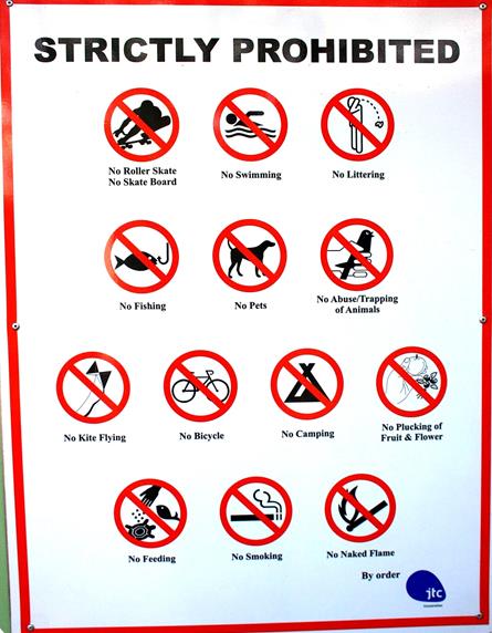 Descrizione: Description: ttp://globetrottergirls.com/wp-content/uploads/2012/06/strictly-prohibited-sign-singapore.jpg