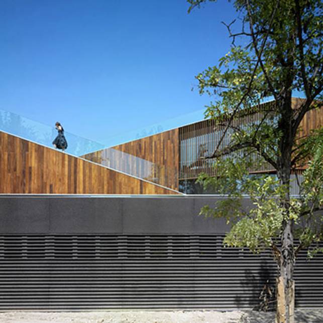 Descrizione: dzn_Environmental-unit-Headquarters-in-Zaragoza-2