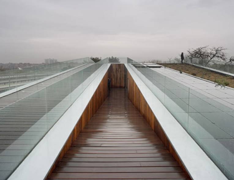 Descrizione: dzn_Environmental-unit-Headquarters-in-Zaragoza-9
